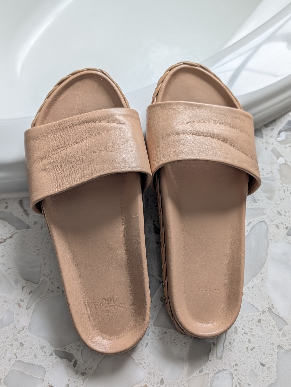Beek Gallito Slide Sandal - Picture 10 of 11